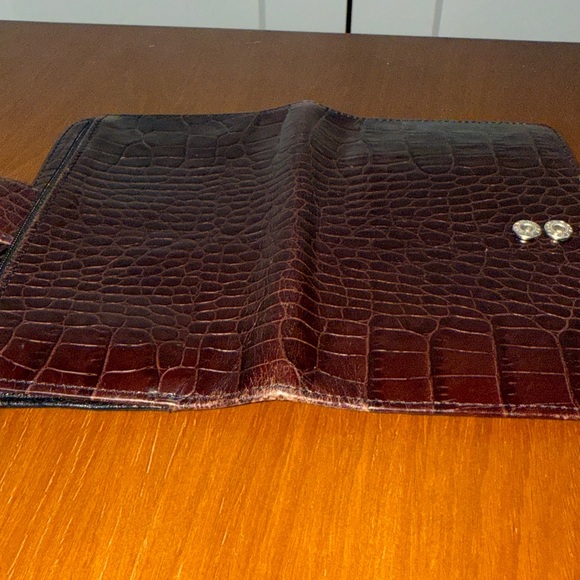 Vintage Brighton Brown Crocodile Embossed Wallet with silver heart clasp - Picture 9 of 13